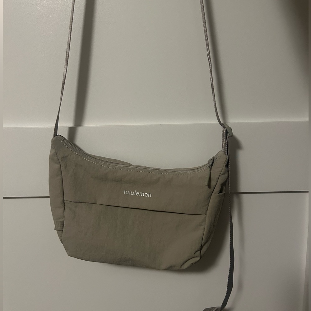 Lululemon athletica Sling Crossbody Bag in Light Beige